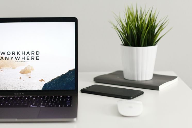 aplicaciones de trabajo Work hard anywhere screen- aplicaciones de trabajo