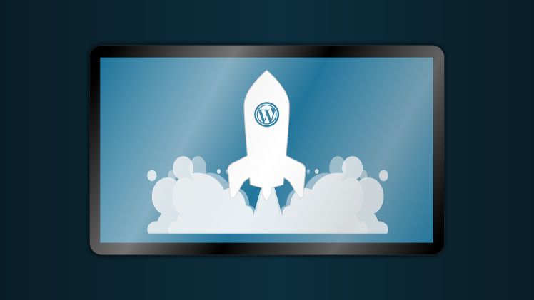 schermo con razzo e logo WordPress