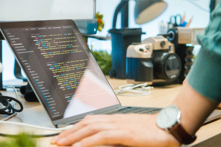 portatil con codigo- programador web